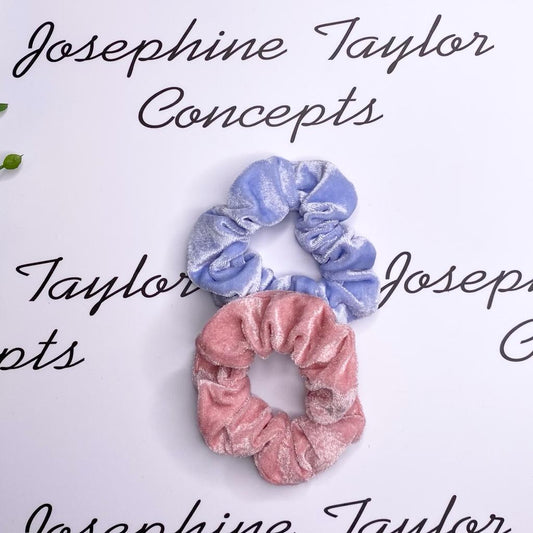 Twin pack pearl blue & baby pink scrunchies