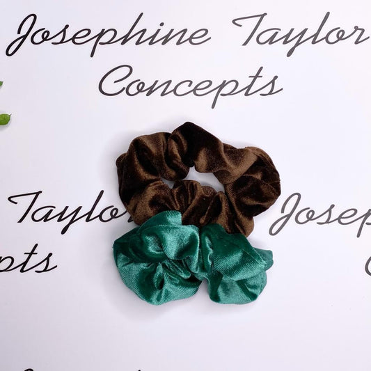 Twin pack brown & kelly green scrunchies