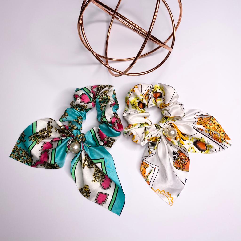 Twin pack green & white pearl scrunchies