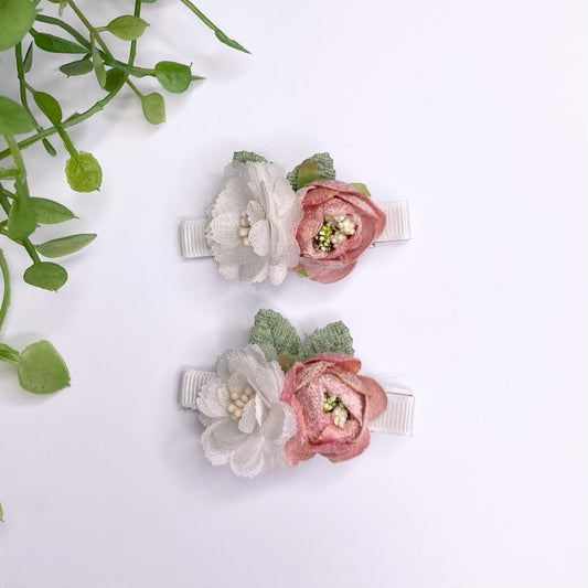Duo white/pink floral hair clips