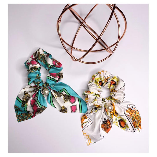 Twin pack green & white pearl scrunchies